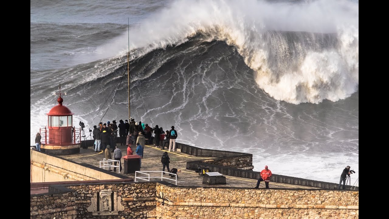 Nazaré - Big Sunday: As Big as it Gets!