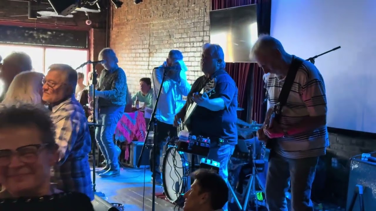 Handle Me With Care Traveling Wilburys Issues at Levee