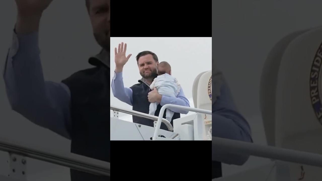 VP JD Vance has STEPPED OFF AirForce Two in Alaska with Second Lady Usha Vance and their children ❤️