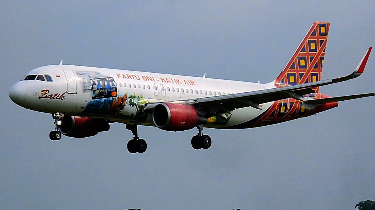 Kesibukan Pesawat Jam 8 Pagi Di Runway 25L Bandara Soekarno Hatta Jakarta