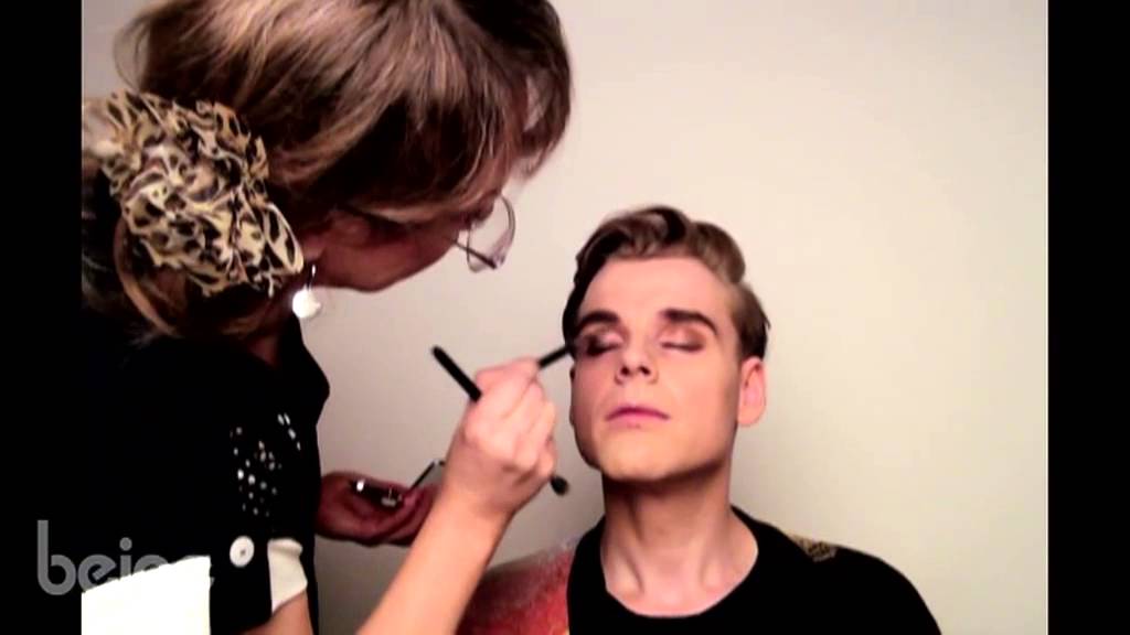 Beige Magazine: Christine Bateman 'Glam Rock Look' Using Cosmetics à La Carte