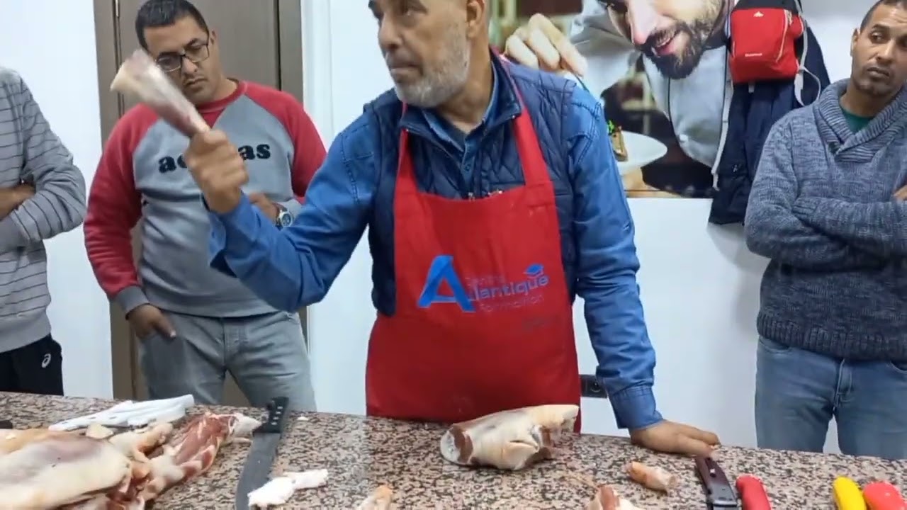 تقطيع الخروف مع  جزارين مبتدئين ( تطبيقي) Les jeunes bouchers