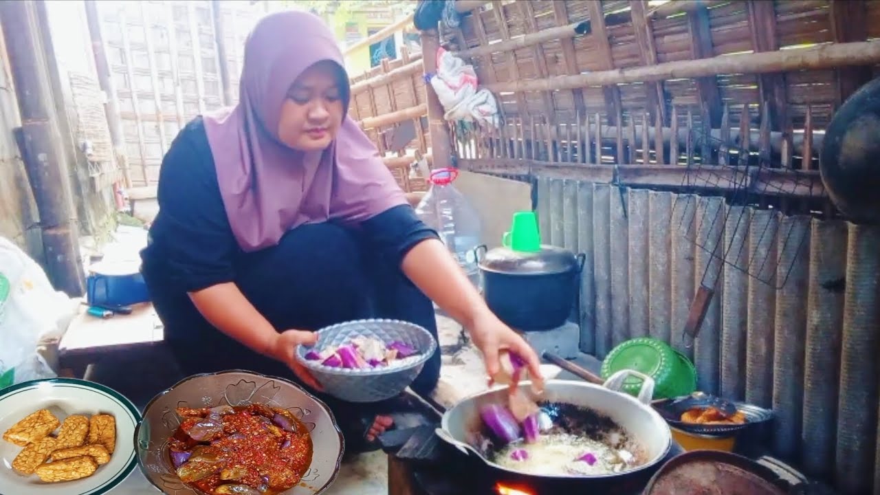 Masak terong balado sama tempe goreng || dikasih terong sama Mak mertua