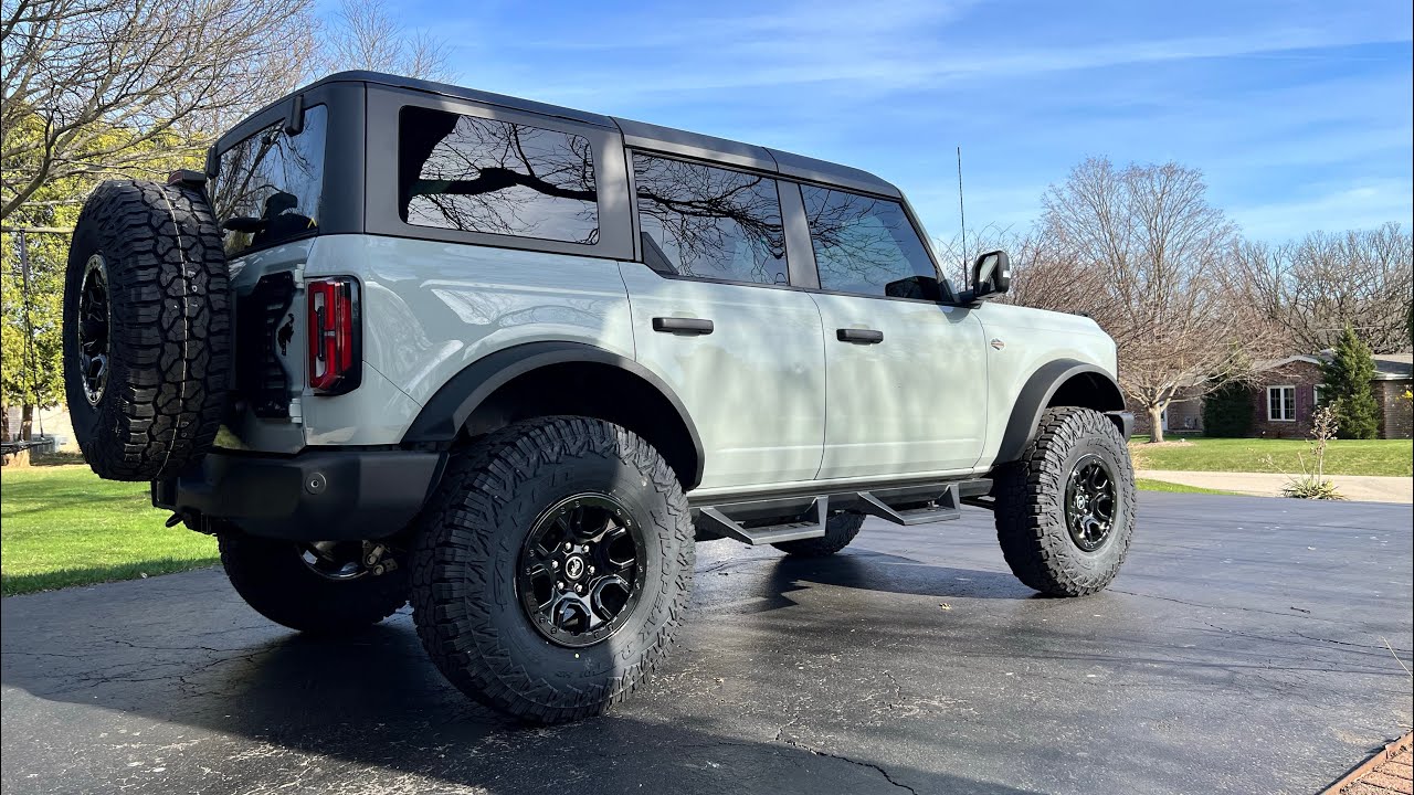 2022 Bronco Wildtrak 2-3in BDS lift kit with uniball UCAs. 37in Falken RT’s. 