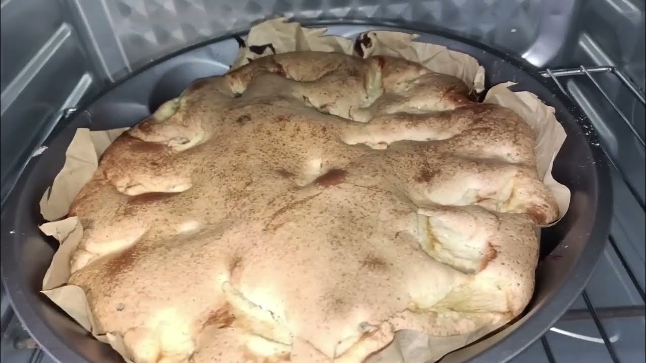 Шарлотка з яблоками 🍏 Пышная, как облако! Самый простой рецепт