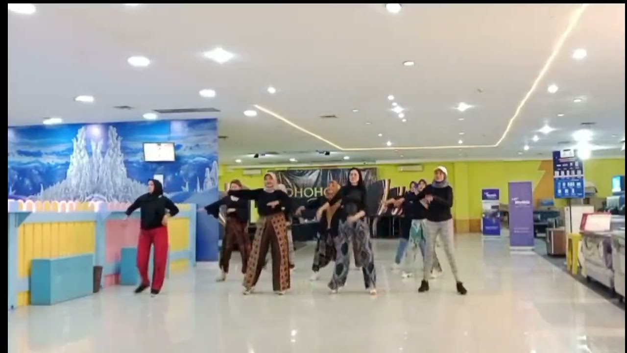 Going up up. Line dance, cho: Rini Hukom, Luci Irawati  Asbarebare, Dhoplaz Line dance