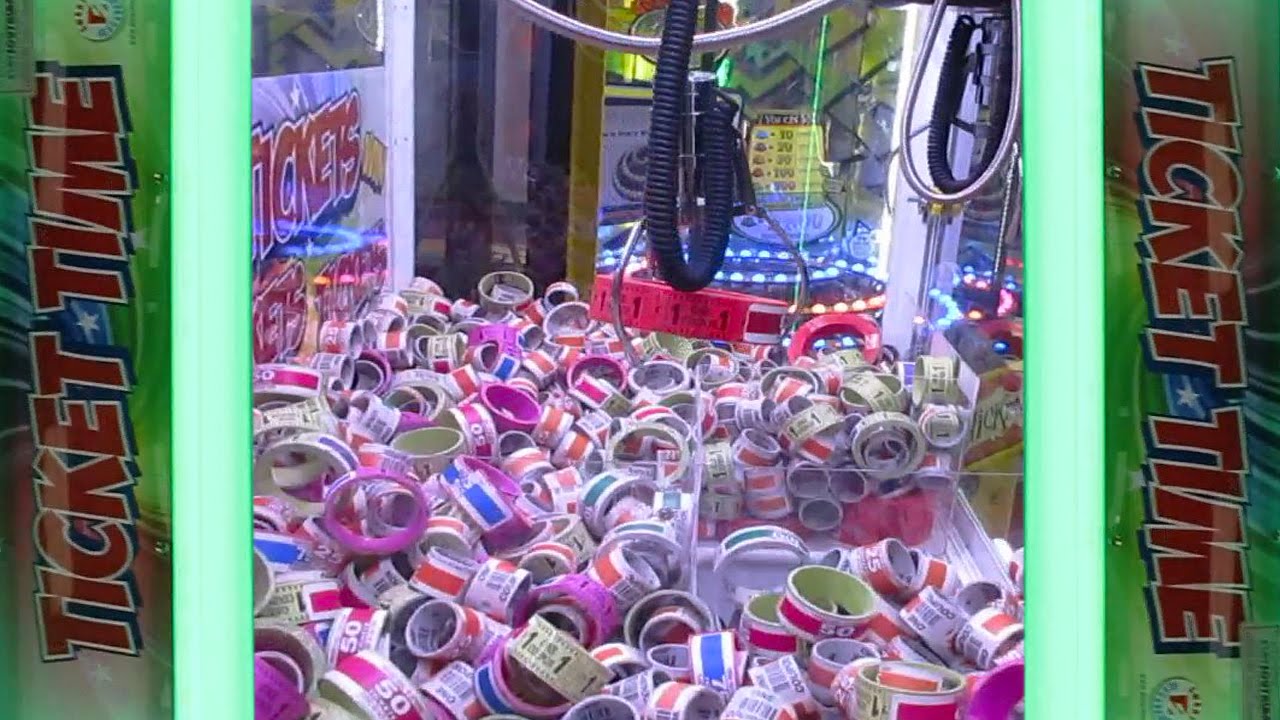 Ticket Time Claw - Winning Tons of Tickets!