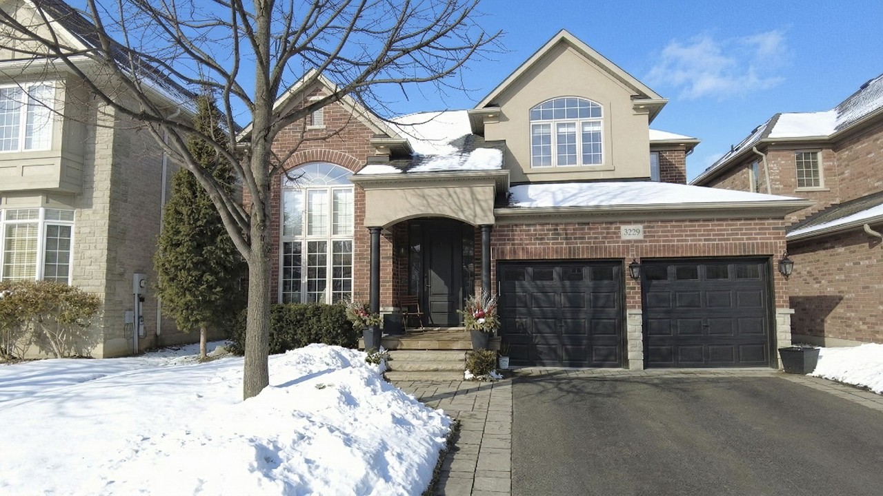 Welcome to 3229 Saltaire Crescent!