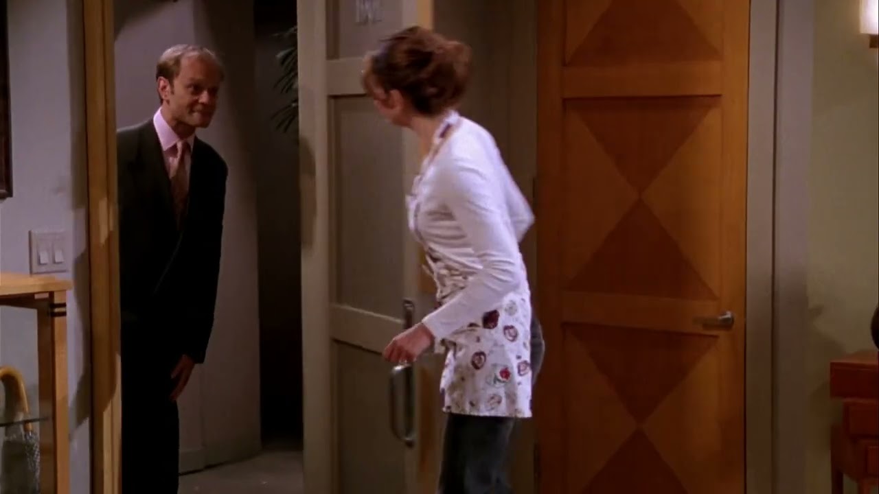 Frasier and Martin don't like doing housework Kissing Cousin-S010E04