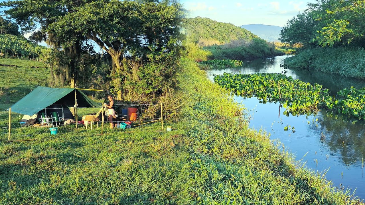 Pescaria e acampamento na Barranca do rio 