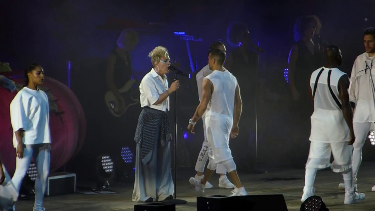 Pink - Sober live Berlin Waldbühne 11.08.2017