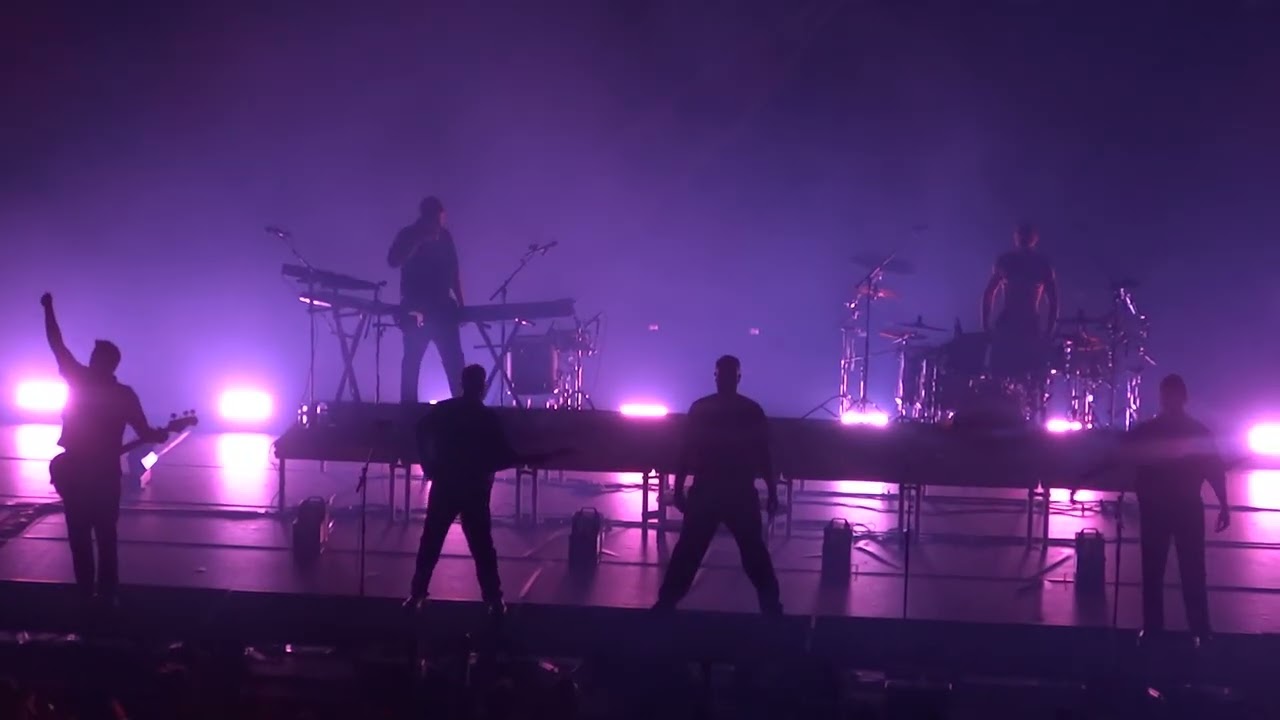 Leprous  17.01.2025   Paris Pleyel            Atonement &  The Sky Is Red   outro