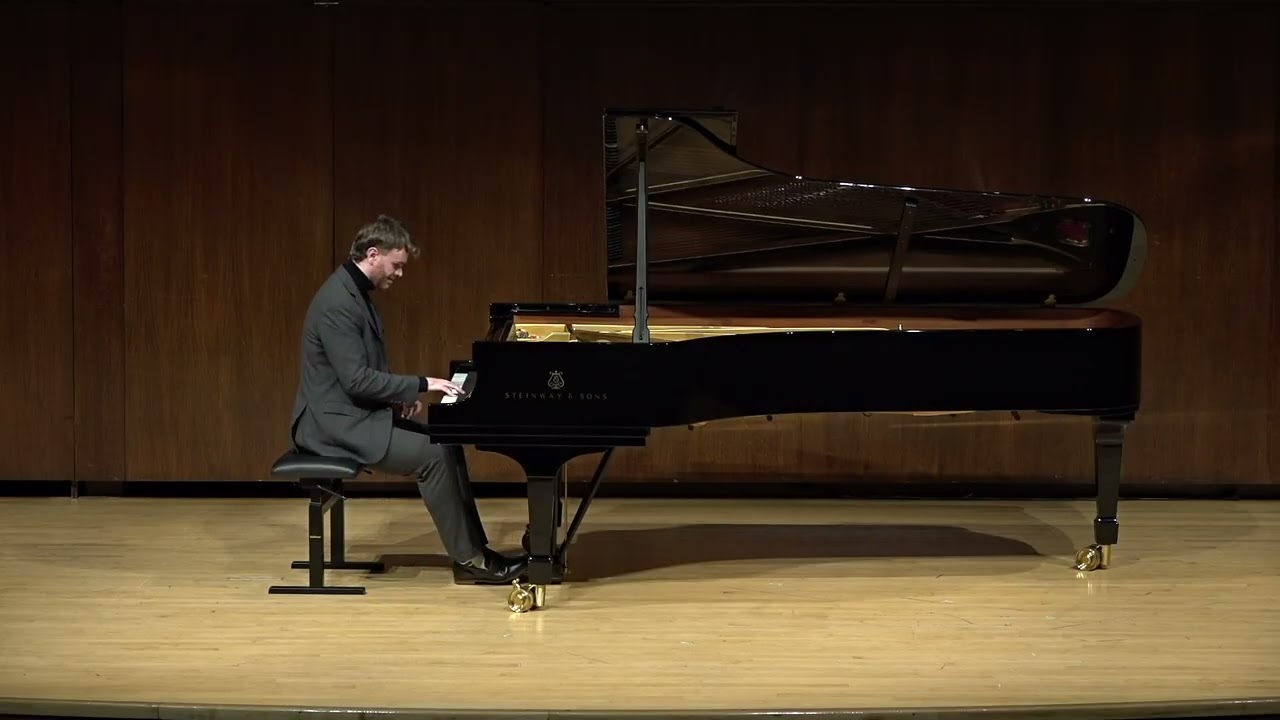Max Hammond plays Shostakovich Prelude and Fugue in B flat major, Op. 87 No. 21