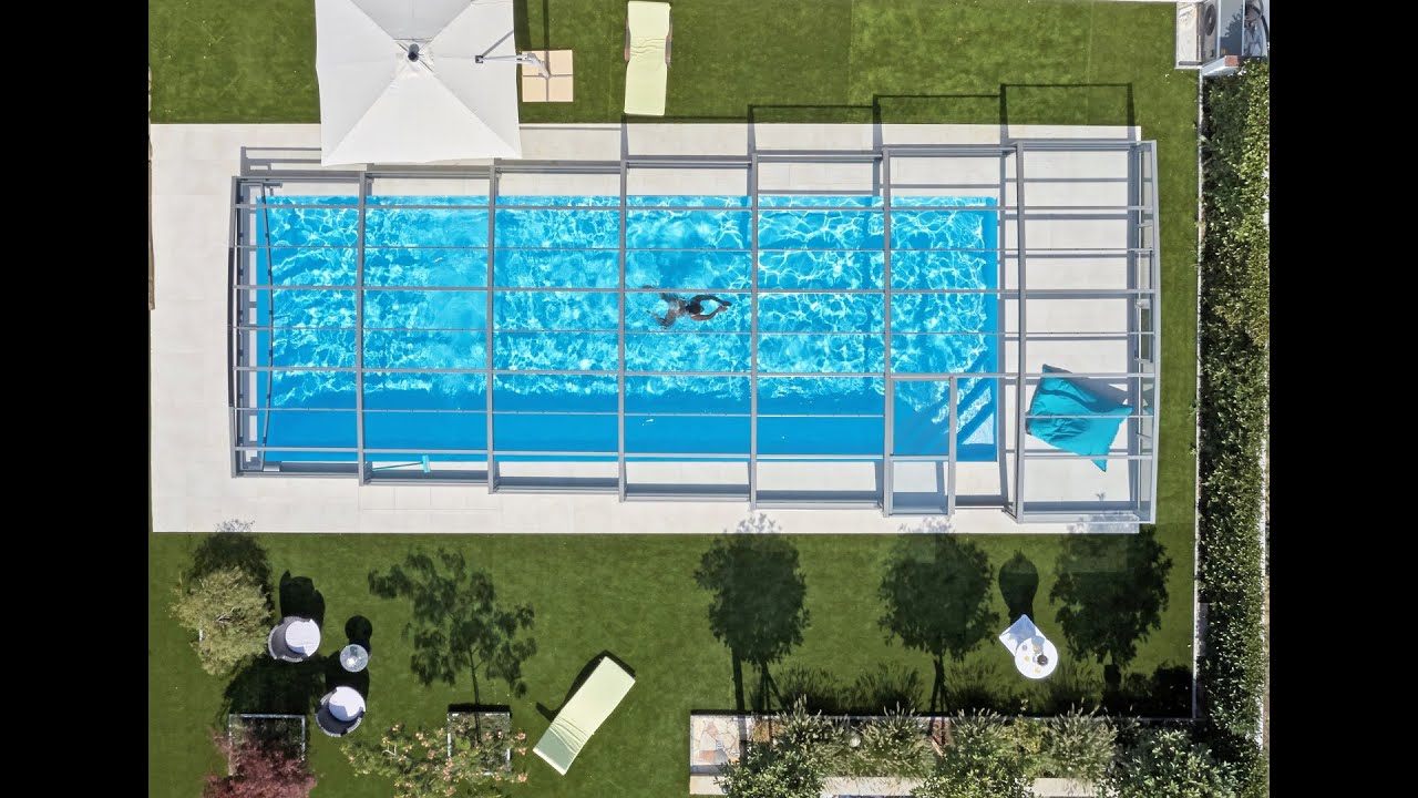Paradiso Limone - Schwimmbadüberdachung ohne Bodenschienen mit sehr breiter Spannweite.