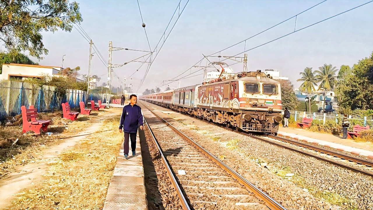 5 in 1 train video || WAP5 with Gareeb Nawaz Express going towards Miraj 