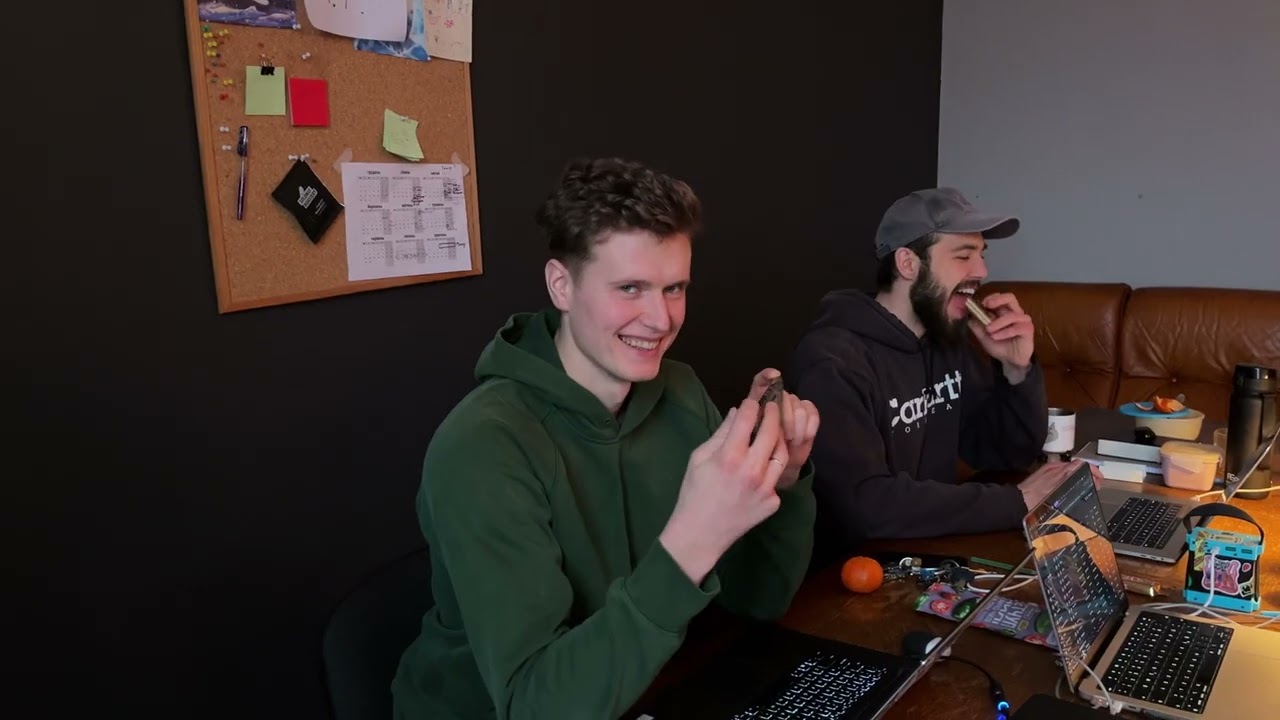 Day 18 4:00 or 9:40 AM ?  кава з Пашкою. yeah for you. живчик тікає.