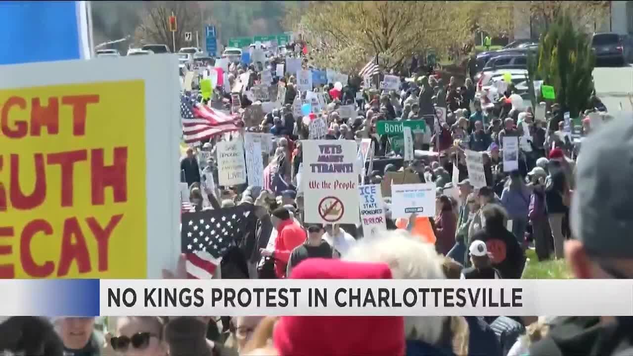 Сотни людей собрались на митинг &laquo;Нет королям&raquo; в Шарлоттсвилле.