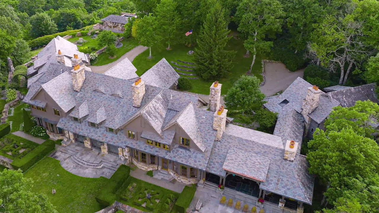 Sagee Manor - Manor House