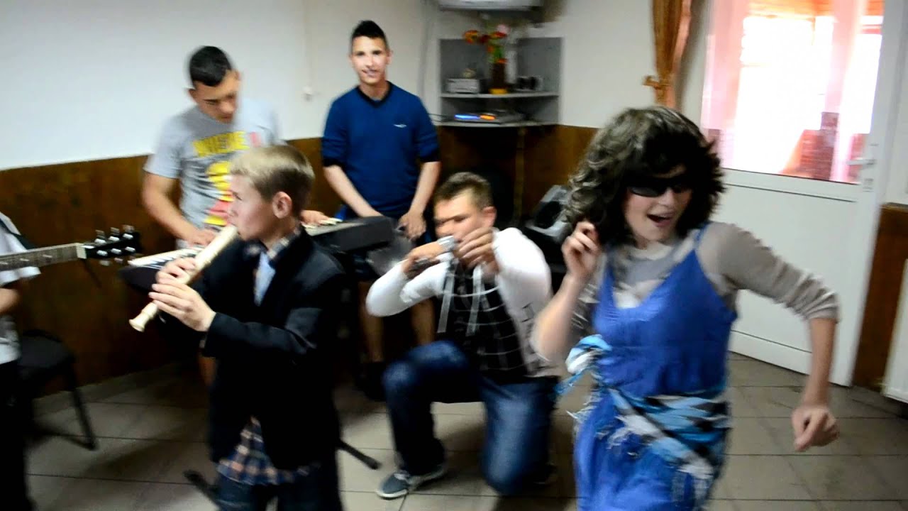 Martienii din Crivina - Sefu lautarilor [LIVE]