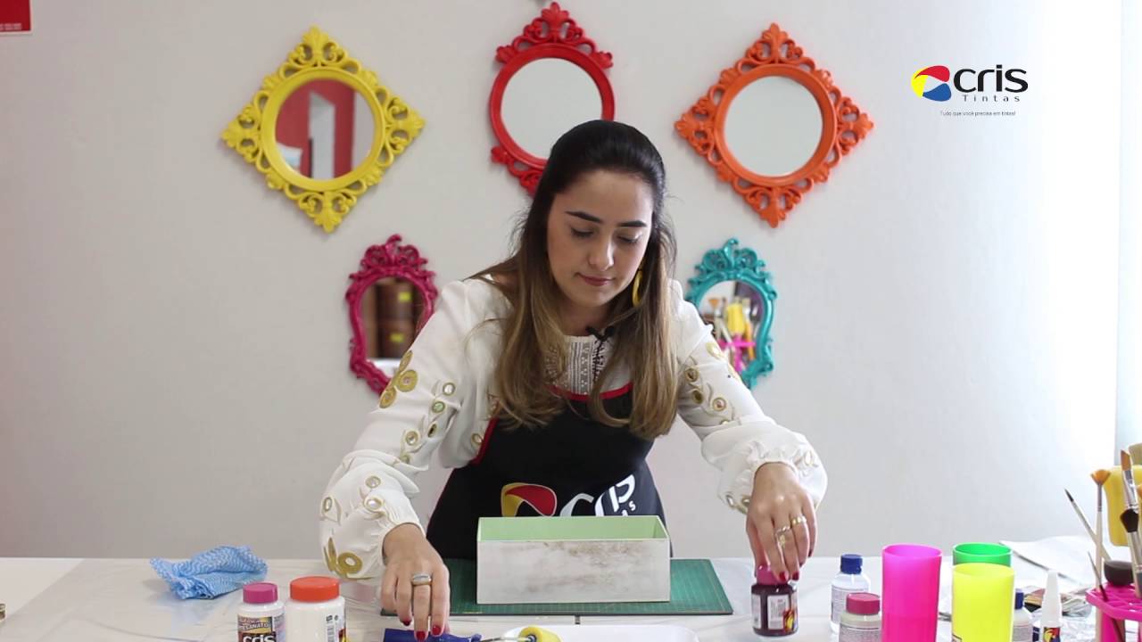 CAIXA DE VINHO COM DECOUPAGE E CRAQUELÊ BY SASSÁ PONTES