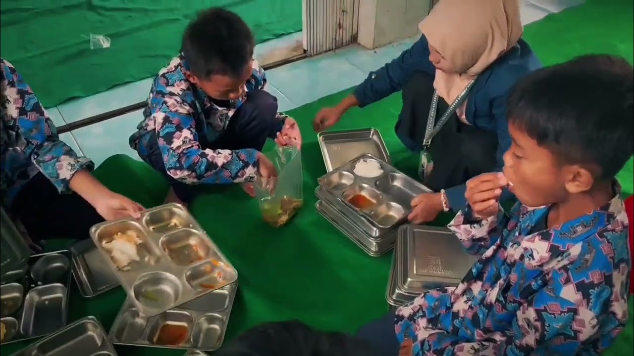 PELATIHAN PENGELOLAHAN SAMPAH ORGANIK DAN ANORGANIK 
