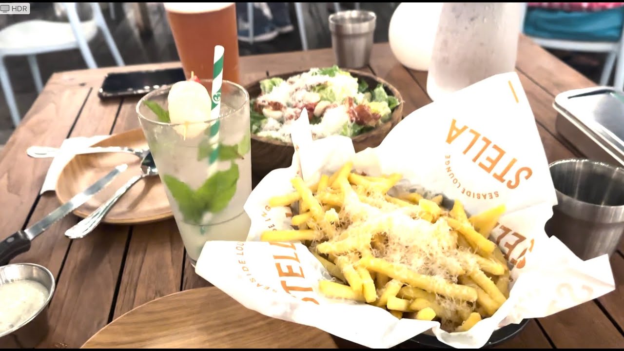Life of Singaporean and German couple in SIngapore | couple date | MBS night scenery