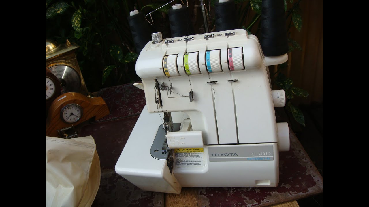 Toyota Overlock / Overlocker Sewing machine SL 3404D SEE VIDEO