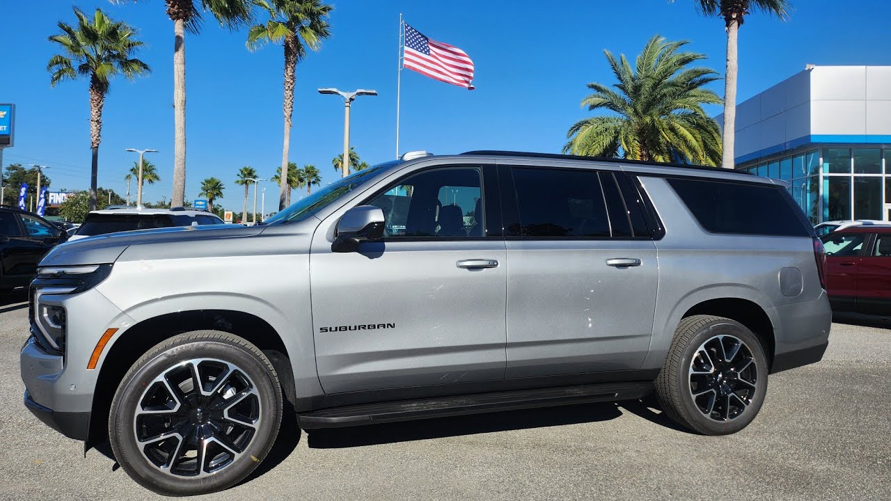 2025 Chevrolet Suburban RST, 