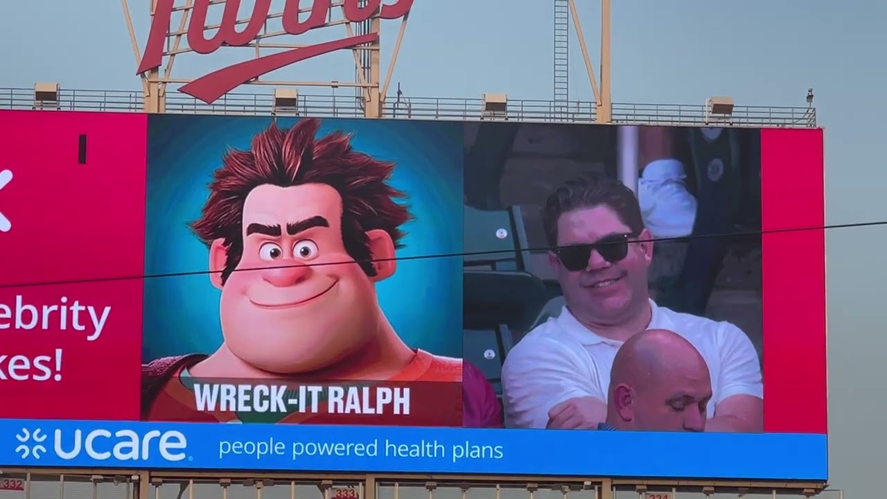UCARE Celebrity look - a - likes Minnesota Twins Target Field 9-11-2024 : Star Trek to sunshine band