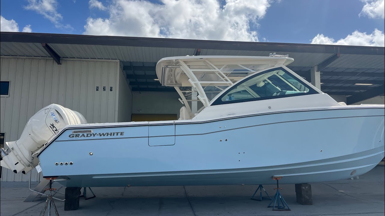 2026 Grady-White Freedom 375/Charlie Houghton - Naples Boat Mart 