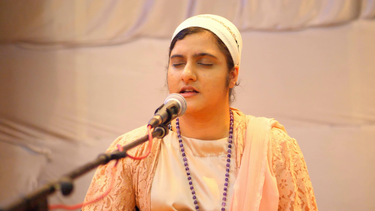 Aavahu Sajanaa Ho Dhaekhaa Dharasan Thaeraa Raam | Taren Kaur UK | Gurdwara Sahib Petaling Jaya