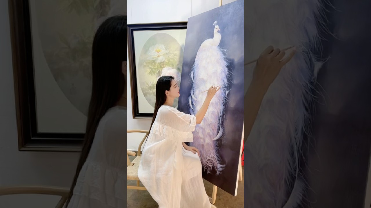 Encountering a white peacock, encountering luck and romance