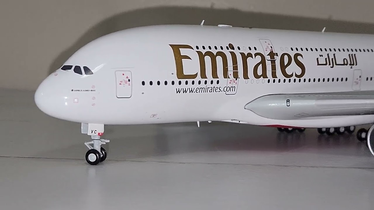 4K - Emirates Airbus A380 A6-EVC Gemini Jets G2UAE1207 Scale 1:200 Unboxing