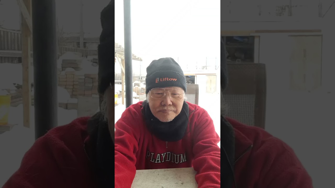 2026年2月26曰星期四/溫度：零下5度早上9時53分/粱清祥在住家庭院歌唱閩南語歌曲：望月想愛人