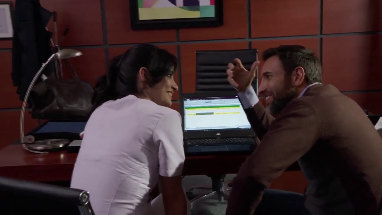 Carlos encuentra a María Clara con Garnica | Enfermeras