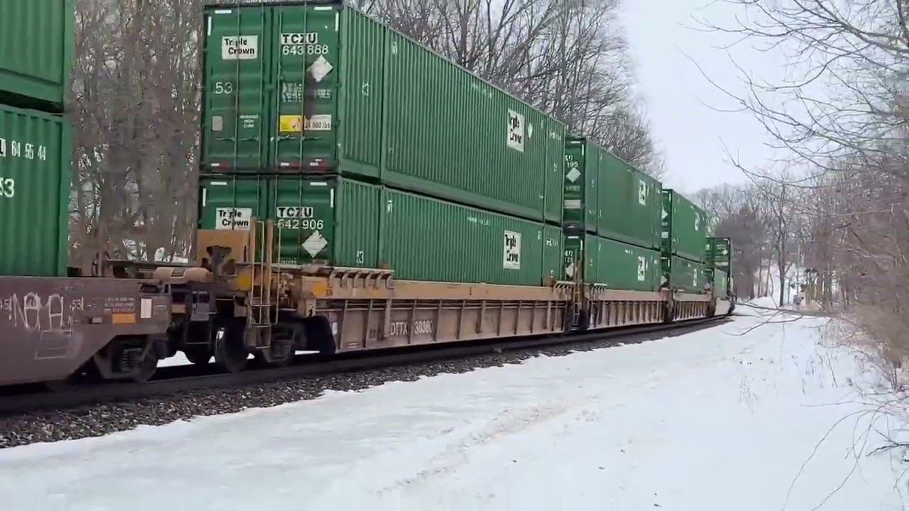 Norfolk Southern Triple Crown Services Train 251 Comes Charging Around the Curve