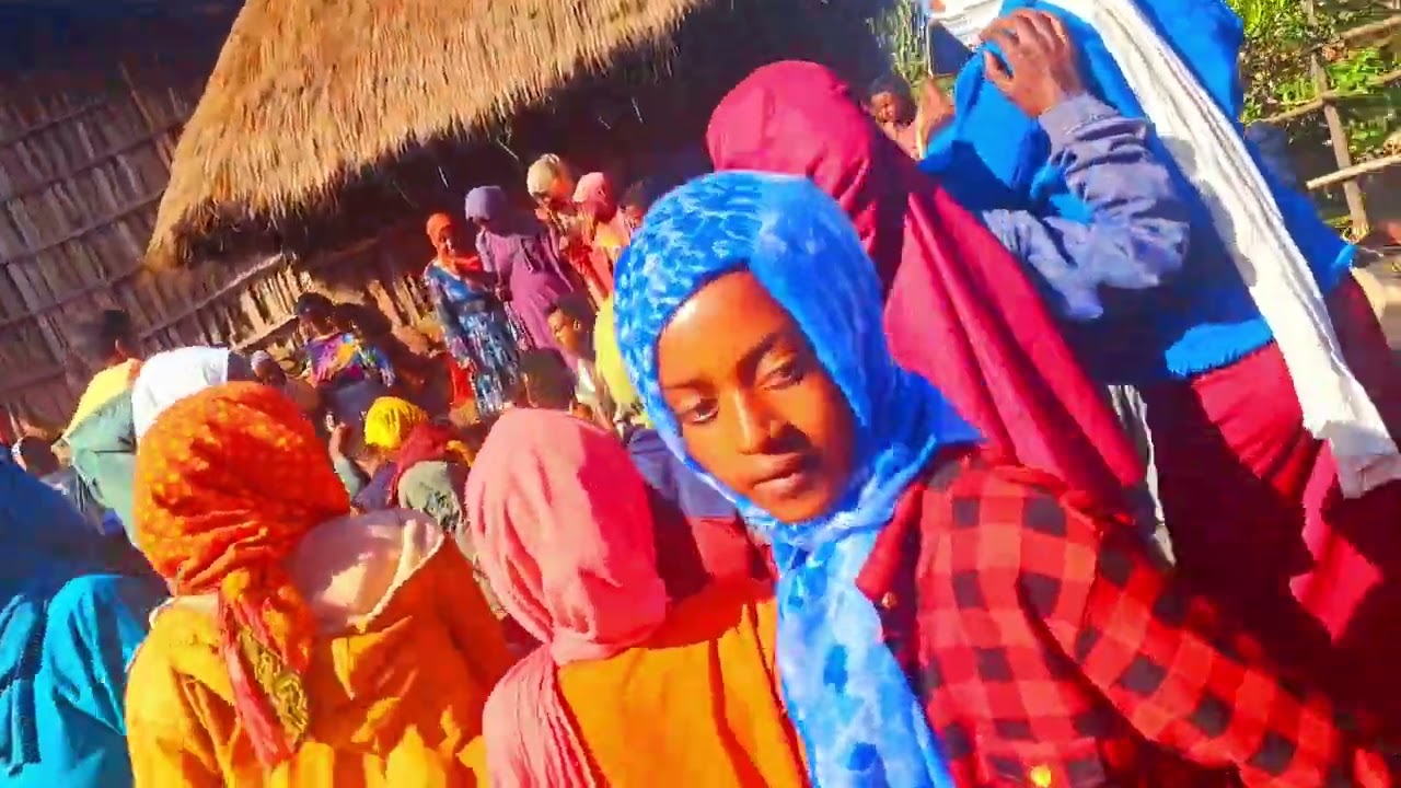 ቅውጥጥ ያለ የገጠር ሰርግ ጭፈራ