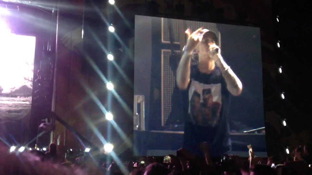 Eminem - The Hills (Remix ft. The weeknd) Live Argentina [LOLLAPALOOZA 18-3-16]