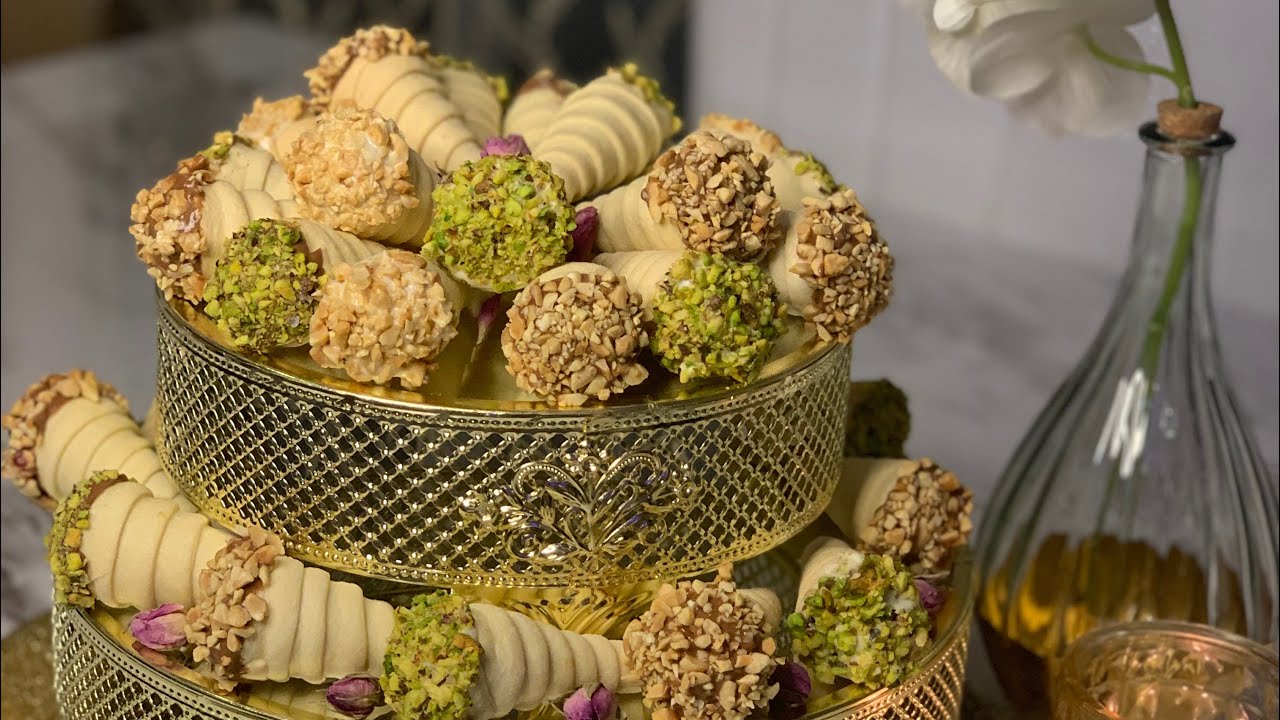 حلوى ليكورني بشكل راقي ومقادير بسيطة gâteaux en forme de corne