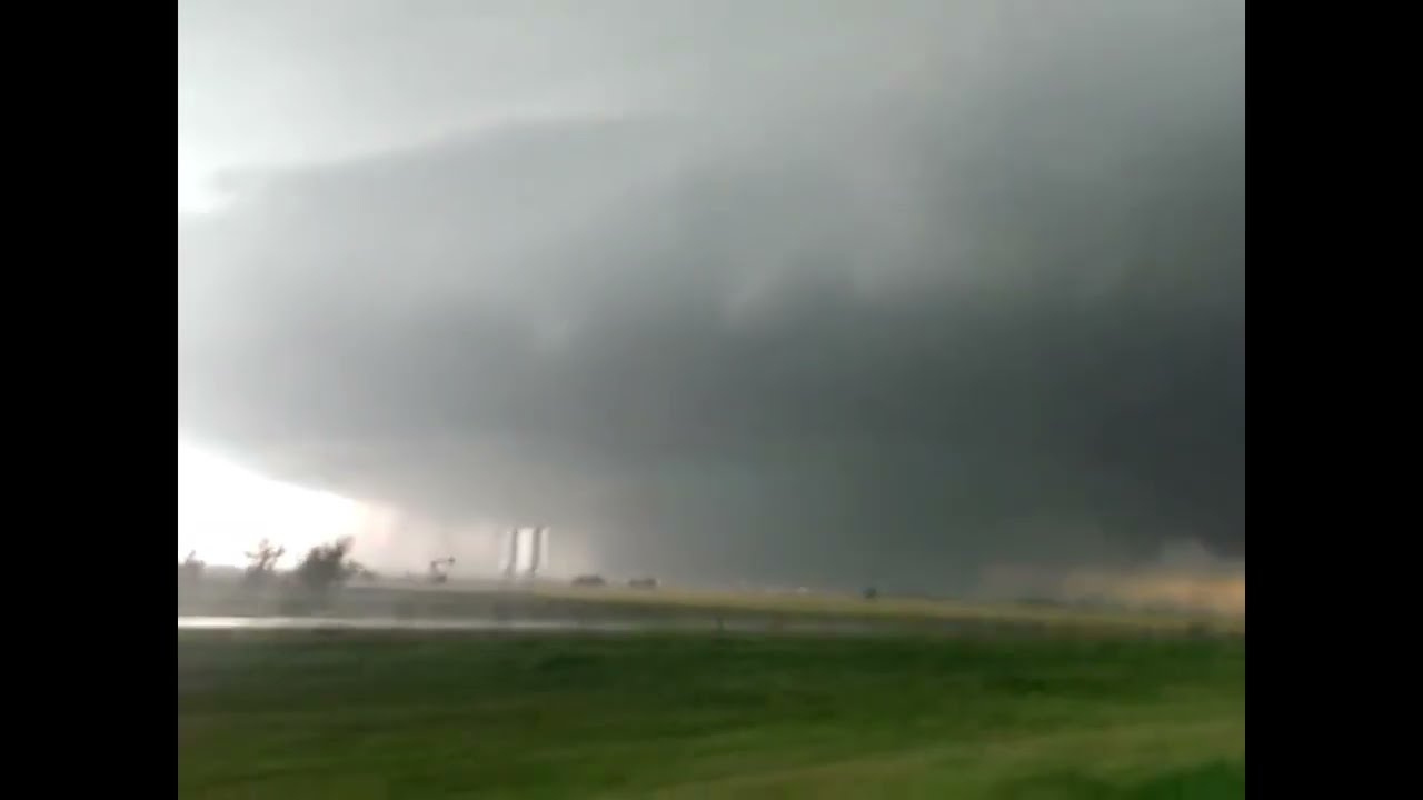 EF3 Tornado near El Reno, Oklahoma - May 31, 2013