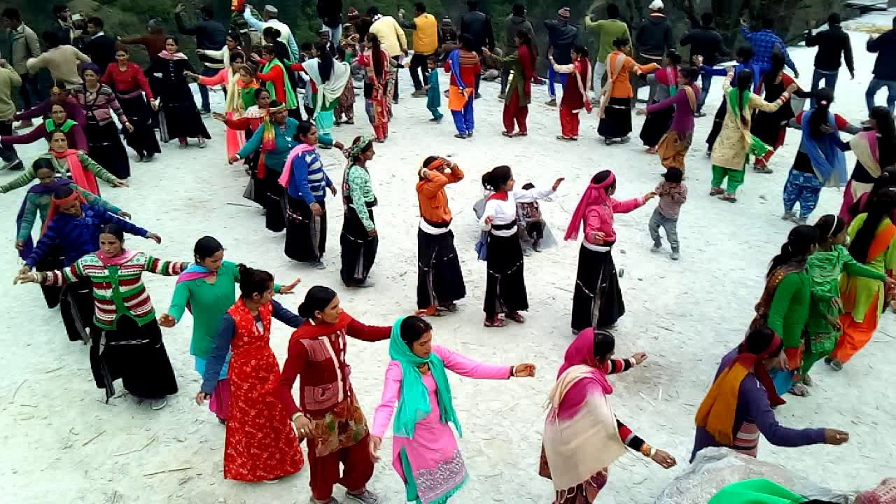Churahi Nati: Experience the Colorful Folk Dance of Churah, Himachal Pradesh