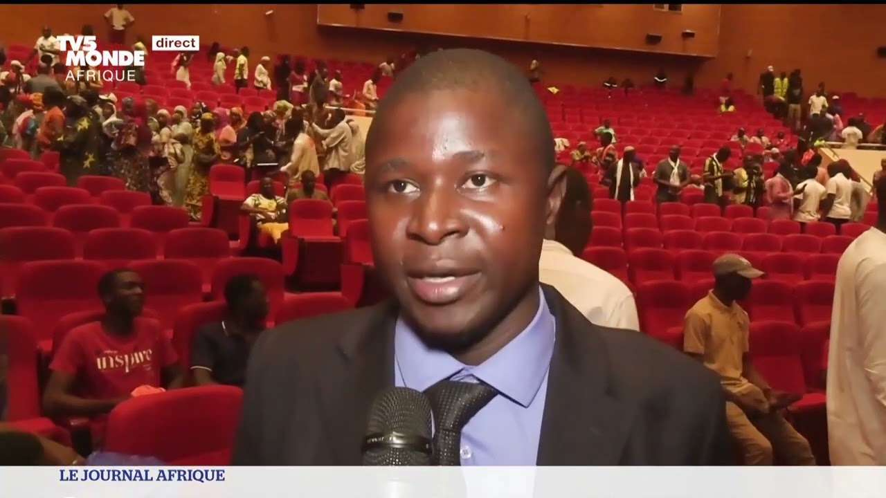 Mali: la dissolution des partis recommandée