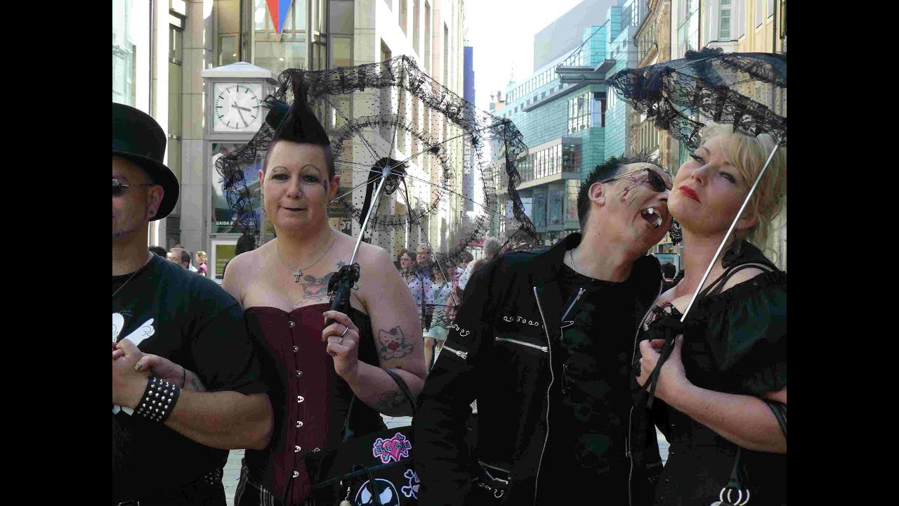 Готы фестиваль готов в Лейпциге Wave  Gotik Treffen ( WGT) Готический  международный фестиваль