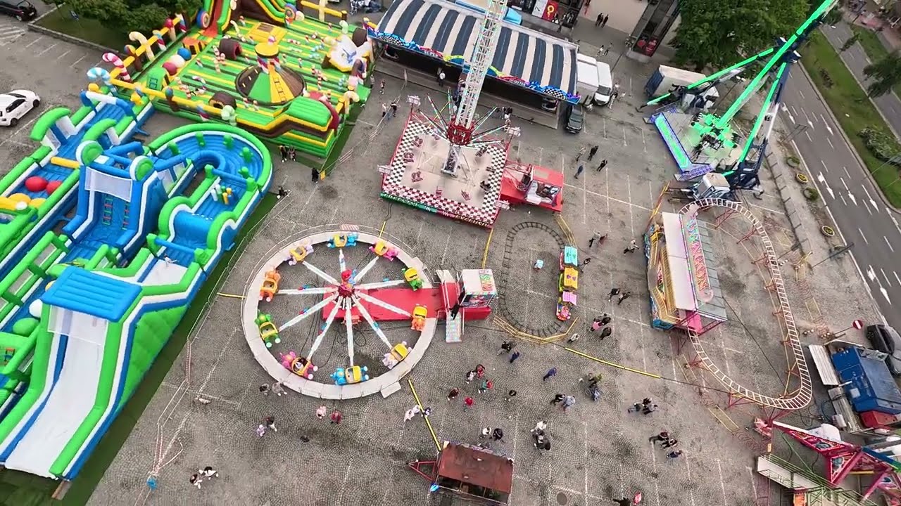 Karuzela Booster (Lunapark Euro-Bis) On ride 2 - Płock - Maj 2025