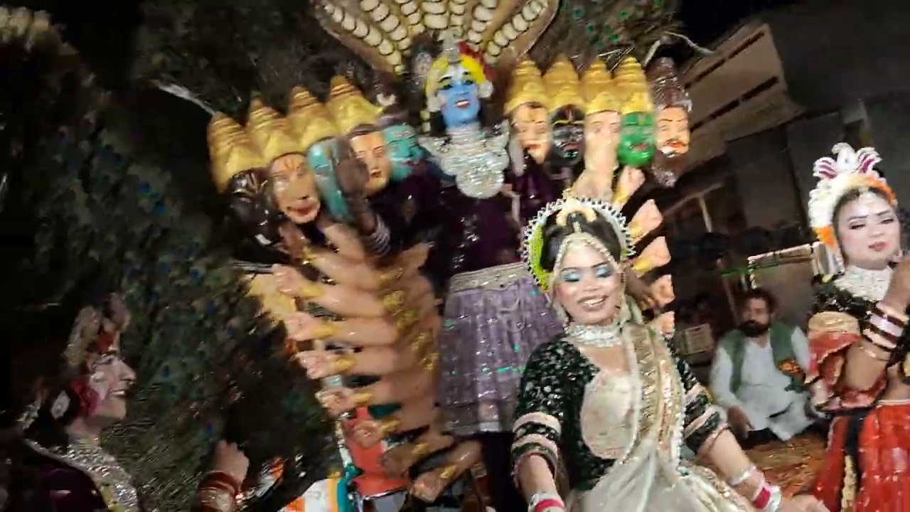 सजा दो घर को गुलशन सा मेरे सरकार आए हैं बड़ी ही प्यारी खूबसूरत राधा कृष्ण की झांकी देखने योग्य होगी