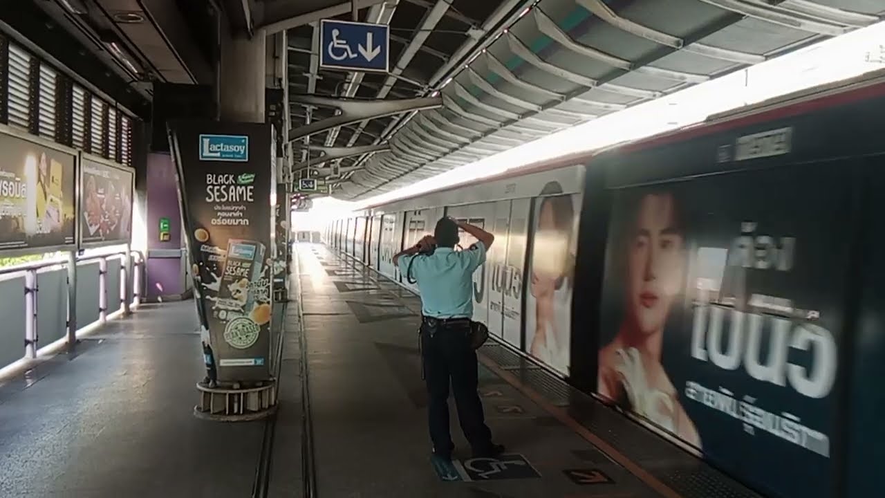 รวมขบวนรถไฟฟ้า BTS สายสีลม 8 ขบวน เข้าออกในชานชาลาที่ 3 สถานีสะพานตากสิน Ep.75