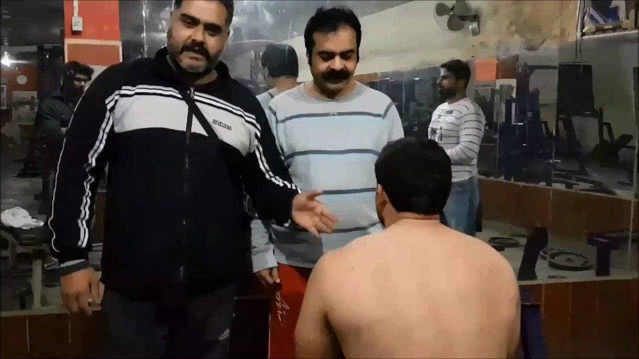 fahad butt sialkot wheeler pakistan chest dumbbel heavy weight 104 kg flat press mob 00923007121313