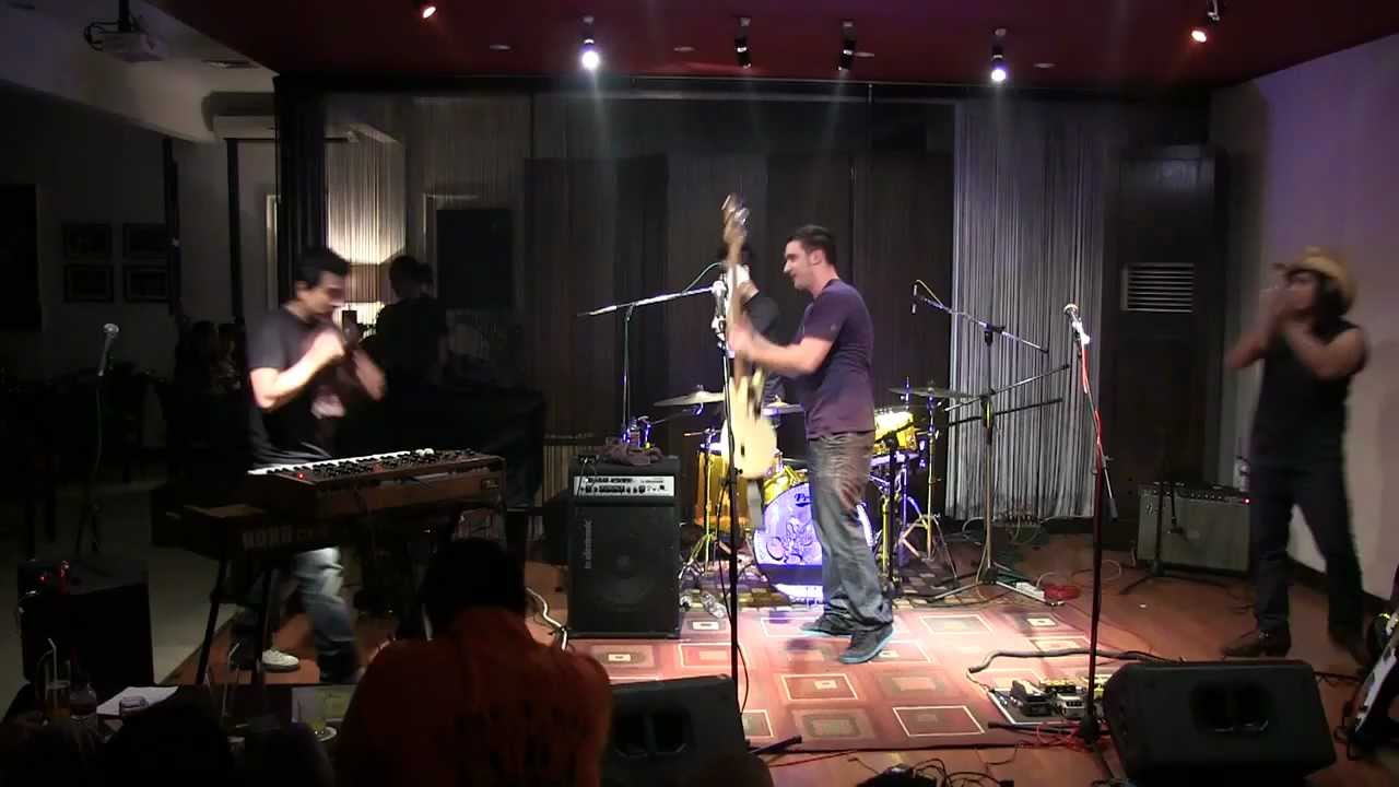 Gugun Blues Shelter ft. Indra Lesmana - Brick House @ Mostly Jazz 06/04/12 [HD]