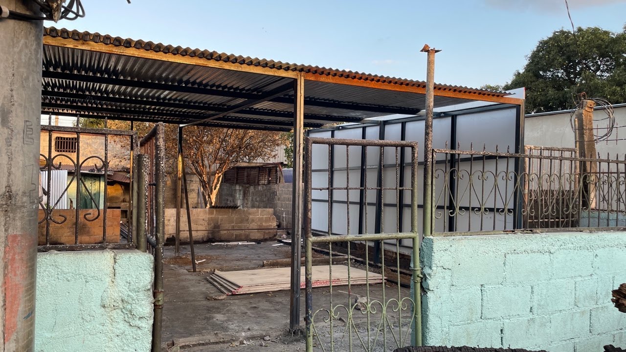 seguimos con la construcción de la casa de la punga