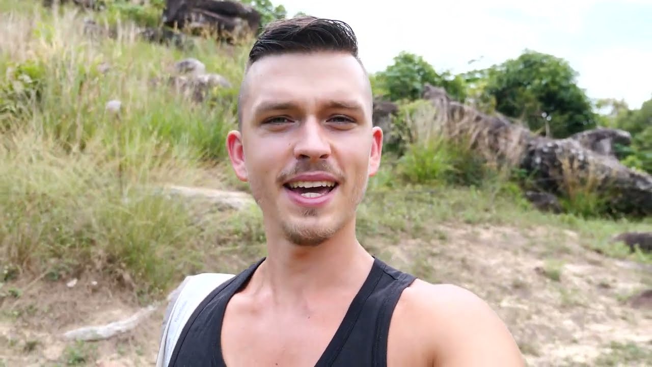 First Impression of Koh Phi Phi! Heaven or Hell of Thailand?